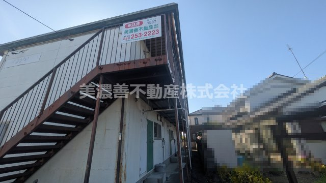 ６６４７４　岐阜市鏡島中一丁目売アパ－トの外観