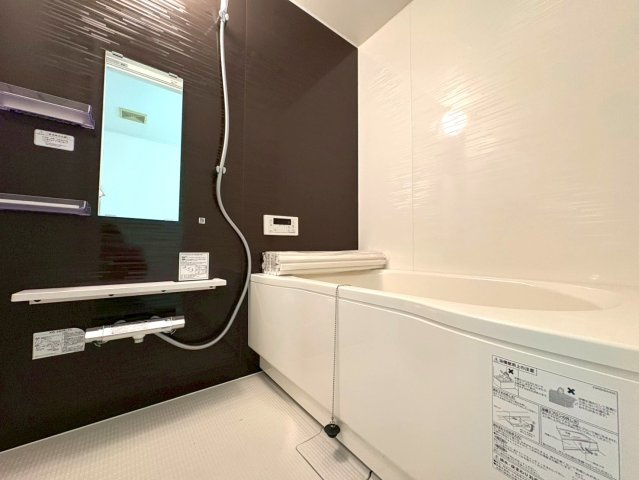 ◆リフォーム済み◆角住戸◆南西向き専用庭付き◆広々４LDK◆桂川ハイツ４号館の浴室|浴室
