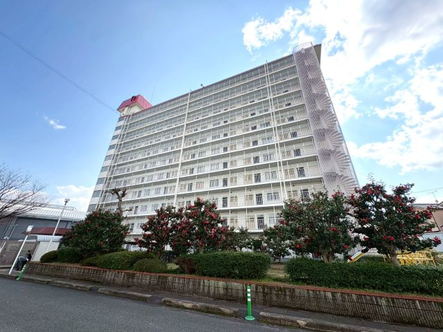 ◆リフォーム済み◆角住戸◆南西向き専用庭付き◆広々４LDK◆桂川ハイツ４号館