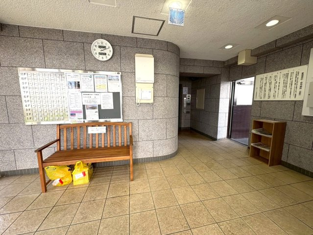 ◆リフォーム済み◆角住戸◆南西向き専用庭付き◆広々４LDK◆桂川ハイツ４号館のその他共用部分|ロビー