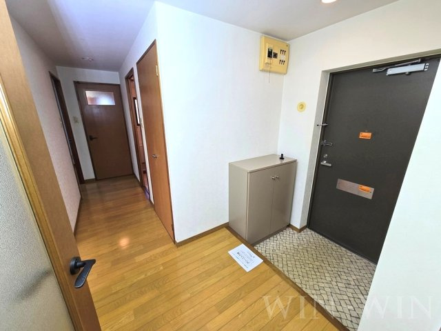ネオパラドールの玄関