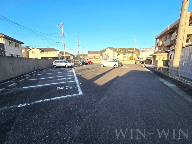 ネオパラドールの駐車場