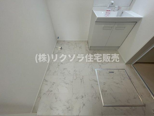 高柳5丁目　新築一戸建ての脱衣所|床下収納付き
■物件内覧・資金計画相談・住宅ローン相談、リフォーム相談、お問合せ受付中■
※当日・翌日のご内覧、ご相談はお電話でのお問合せがスムーズです！