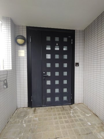 野田様貸家のエントランス