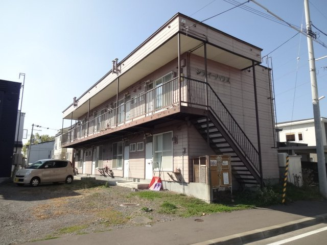 北海道旭川市　一棟アパートの外観