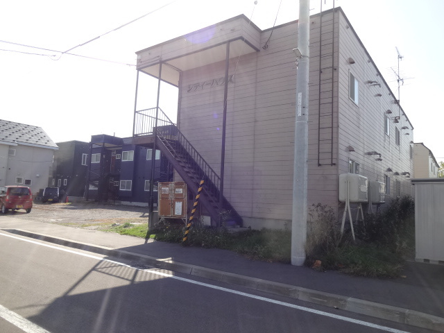 北海道旭川市　一棟アパートの外観