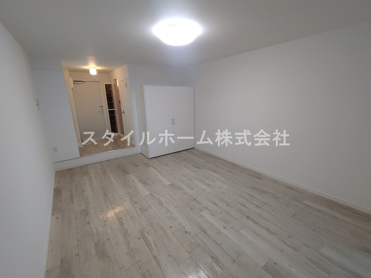 Mh-Arc三蔵子の居間・リビング|※別部屋写真(反転)