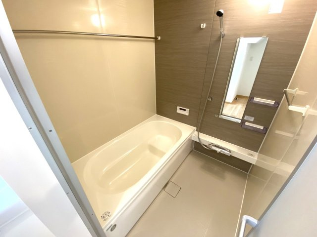 見附市葛巻2丁目戸建の浴室