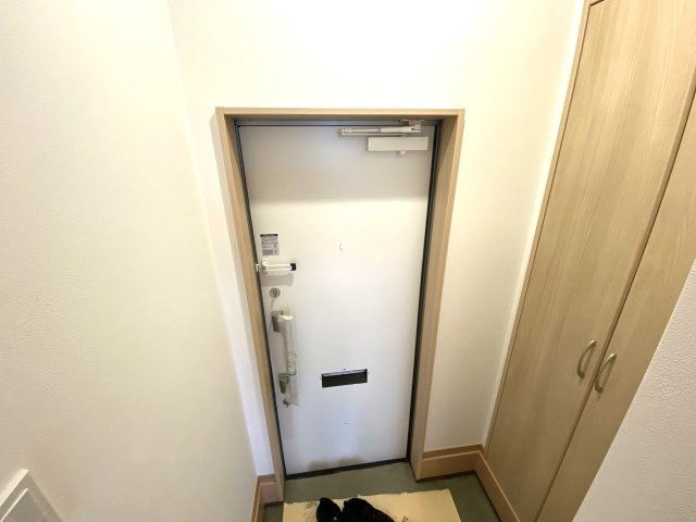 見附市葛巻2丁目戸建の玄関