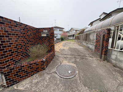 【駐車場】 | かすみがうら市下稲吉　広々とした庭付き3LK
