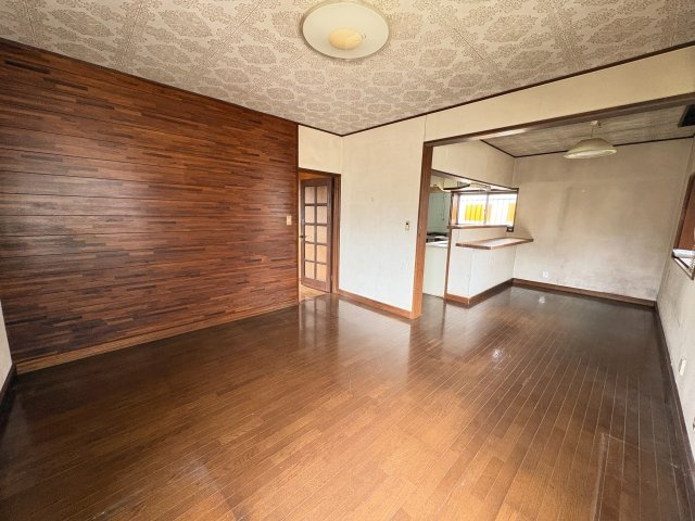 【居間・リビング】 | かすみがうら市下稲吉　広々とした庭付き3LK