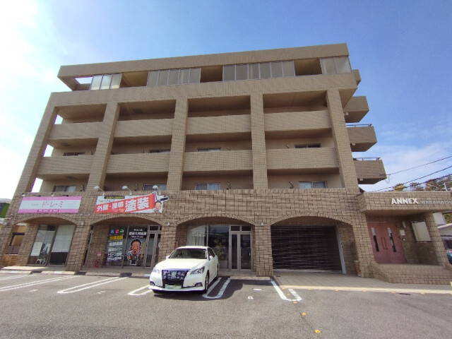 アネックス若松の外観