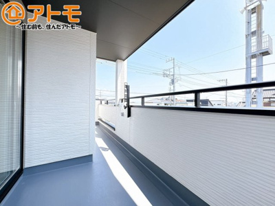 【バルコニー】 | 沼津市東沢田　新築一戸建て　3号棟 | インナーバルコニーはお出かけ中の急な雨でも安心♪