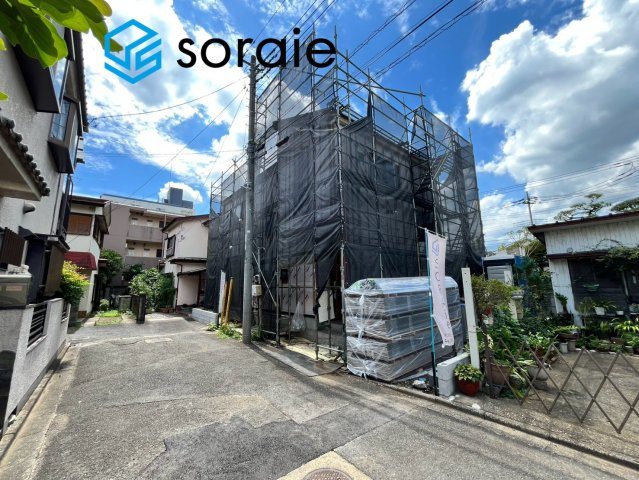 飯能市仲町　新築戸建ての前面道路含む現地写真|8/18撮影
