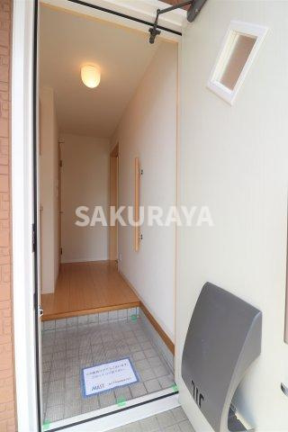 レフィナードの玄関|現況と異なる場合がございます。