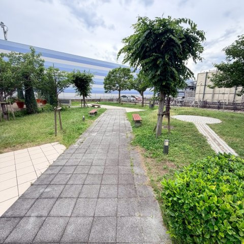 ☆選べる家具プレゼント☆ポレスター松山フォレストシティの庭|敷地内に公園があります。