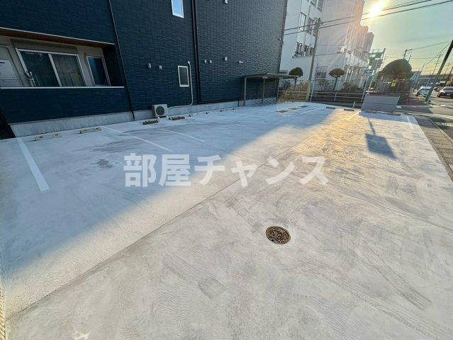 名古屋市中村区八社１丁目のアパートの駐車場