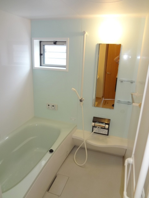 ブリエ　B棟の浴室|落ち着いた空間のお風呂です