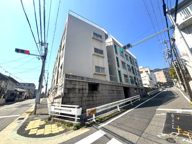天城ビルの外観