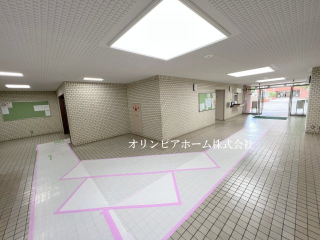 東大島ファミールハイツ1号館　１３階　空室のエントランス