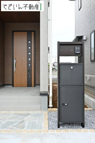【玄関】 | Livele Garden.S加須市花崎　新築住宅 | ≪2号棟≫
現地(2026年7月撮影)