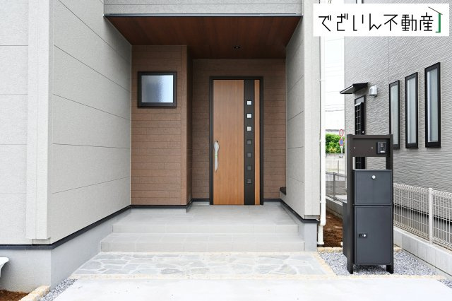 【玄関】 | Livele Garden.S加須市花崎　新築住宅 | ≪2号棟≫
現地(2026年7月撮影)