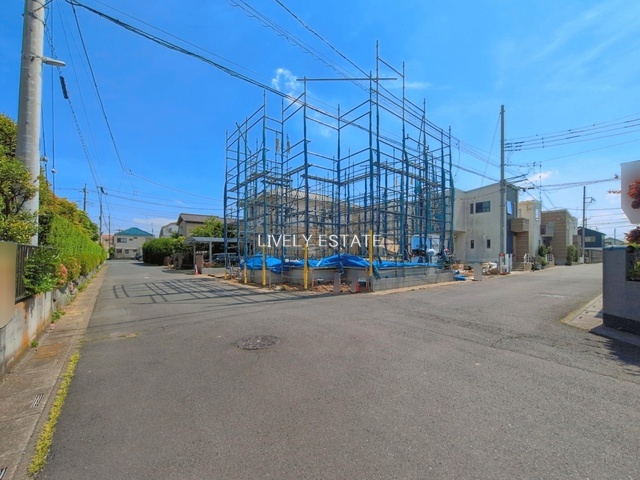越谷市東越谷10丁目 新築分譲住宅 全2棟 2号棟の前面道路含む現地写真