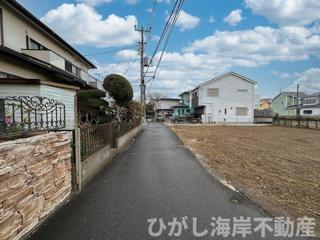 茅ケ崎市萩園　売地　全２区画の前面道路含む現地写真|現地外観
