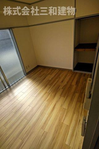 大里マンションの居間・リビング