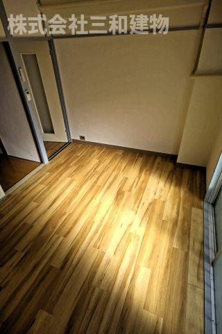 大里マンションの居間・リビング