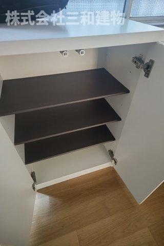 大里マンションの玄関