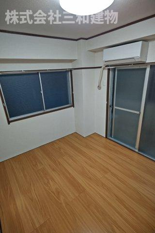 大里マンションの居間・リビング