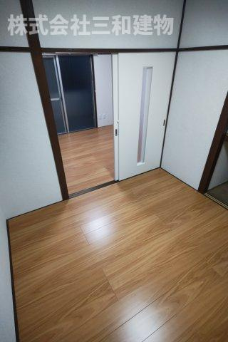 大里マンションの居間・リビング