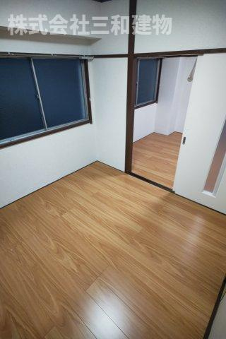 大里マンションの居間・リビング