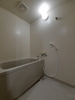 【浴室】 | リヴィエールヤサキ | コンパクトで使いやすいお風呂です