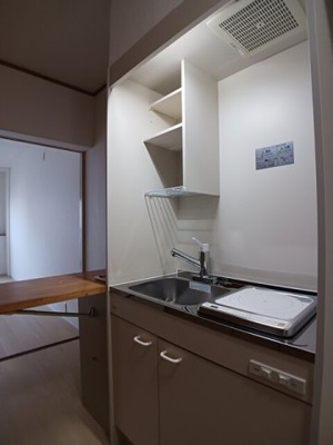 【キッチン】 | コーポ塩場 | キッチンです