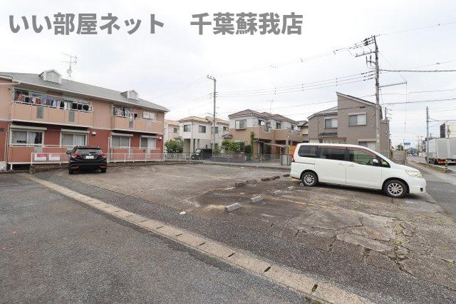 サンハイム浜野Ａの駐車場|車をお持ちの方に嬉しい駐車場付きの物件です