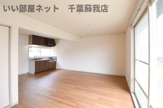 サンハイム浜野Ａの居間・リビング|使いやすいリビングです