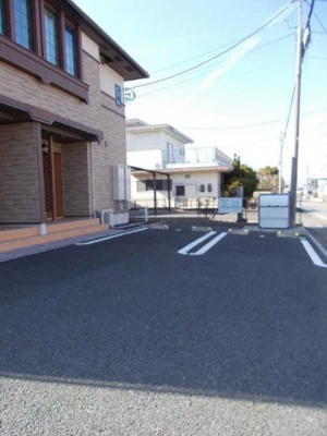 【駐車場】 | ウッドヴィレッジ | カースペースがあります