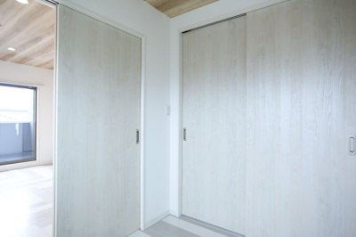 【洋室】 | Calm下曽根 | 明るい洋室です※写真は類似です