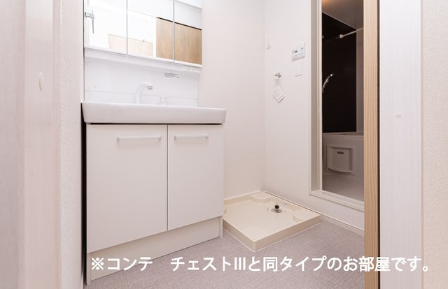 ヒカルサ坂戸の洗面所|ゆったりとスペースのある洗面所