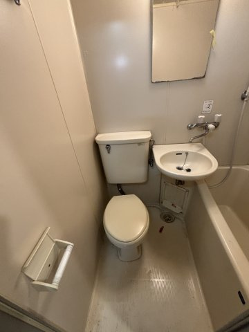 芦山グレイスマンションのトイレ|落ち着いた色調のトイレです