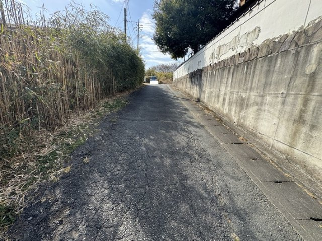 磯原町磯原字前大沢 売土地の前面道路含む現地写真