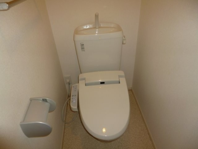 ディーバBのトイレ|シャワー付きトイレ