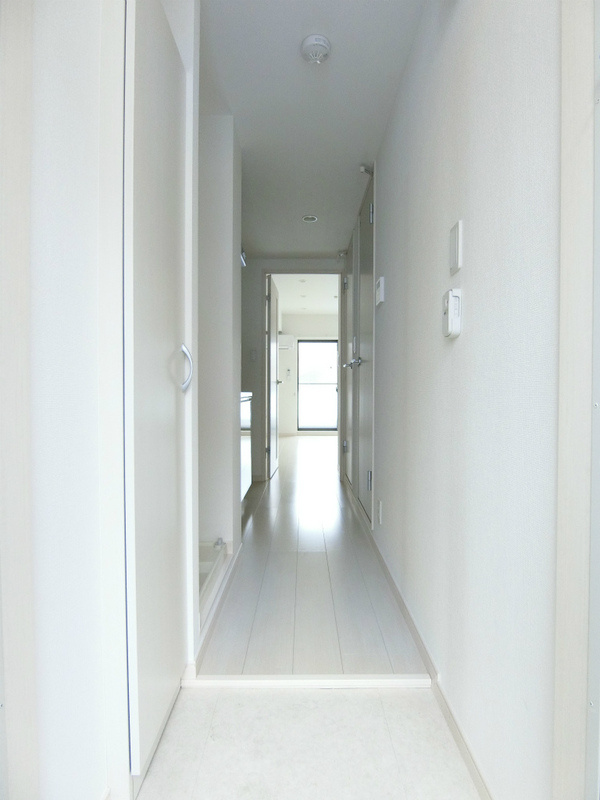 リブリ・東寺尾東台の玄関|シューズボックス付きの玄関♪