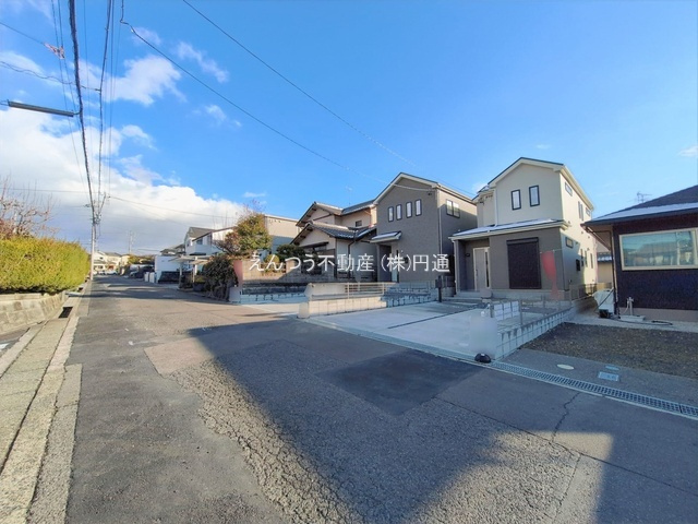 ハートフルタウン石尾台8期の前面道路含む現地写真