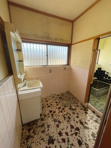中古戸建・中古住宅　佐野市吉水町　吉水小学校・田沼東中学校の独立洗面台