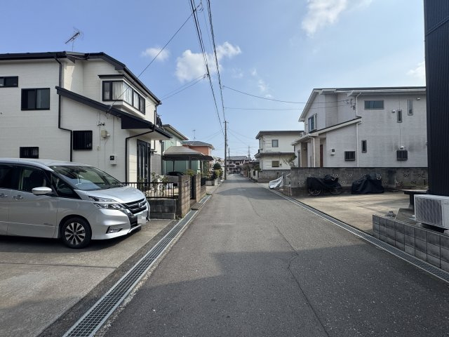 所沢市下富　中古一戸建　～リフォーム完了済～の前面道路含む現地写真