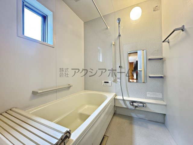 所沢市下富　中古一戸建　～リフォーム完了済～の浴室|1坪タイプのユニットバス
