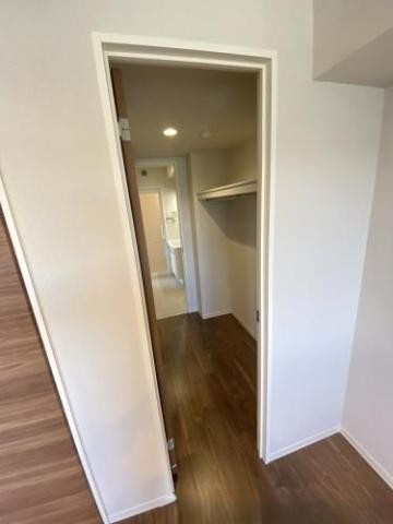 S-room曰佐　西館の収納|【人気シリーズ物件】全洋室ウォークインクローゼット、収納が豊富です♪